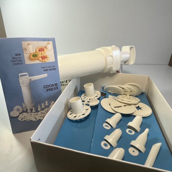 Hutzler Gerda Cookie Press & Food Decorator Easy Action Shapes Two Tone Cookies - Picture 5 of 8